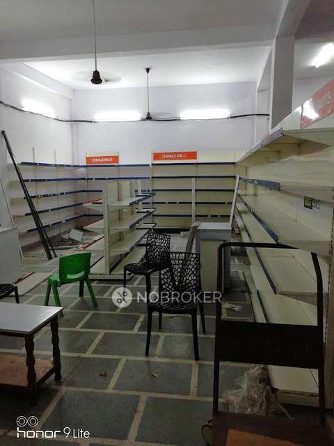 Godown/Warehouse in Pitampura, Delhi for sale 