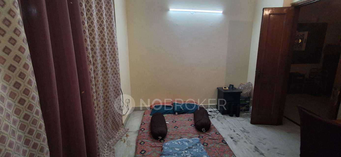 Single Room for Female In 2 BHK  In Malviya Nagar