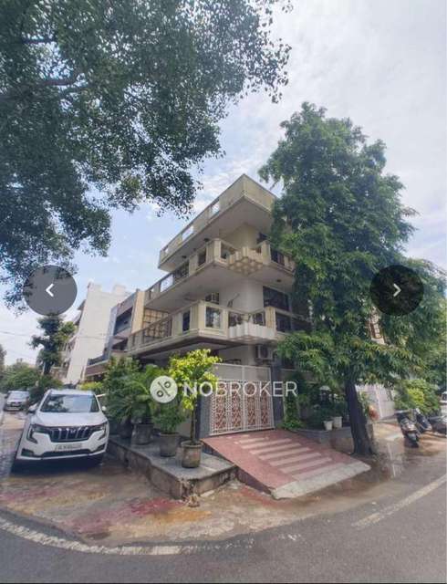 3 BHK Flat In Janakpuri For Sale  In Janakpuri