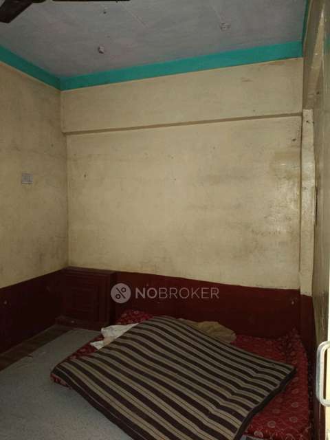 Shop in 10/3, Bt St, Anchepet, Chickpet, Bengaluru, Karnataka 560053, India, Bangalore for Rent 