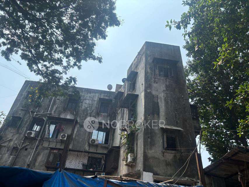 1 BHK Flat In Naaznin For Sale  In Rearroad East