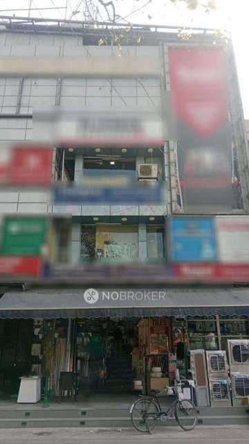 Showroom in Lajpat Nagar, Delhi for Rent 