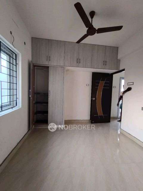 PG for Girls in Pallikaranai