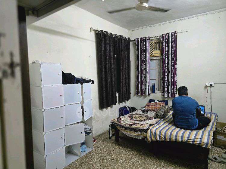 2 BHK Flat In Dastur Apartments for Rent  In Santacruz West