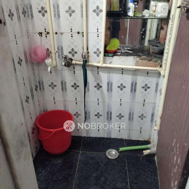 1 RK Flat In Rahimiya Building For Sale  In Dongri