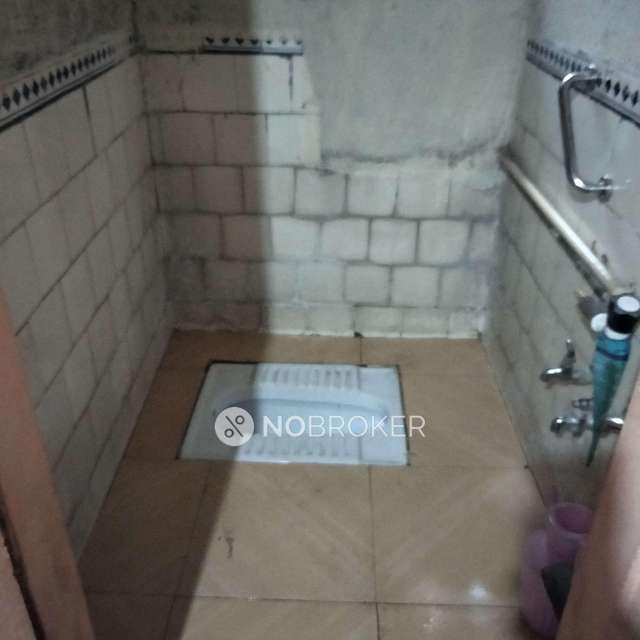 1 RK Flat In Rahimiya Building For Sale  In Dongri