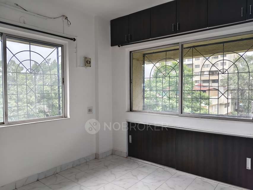 2 BHK Flat In Riddhi Enclave Co-operative Society   For Sale  In Viman Nagar