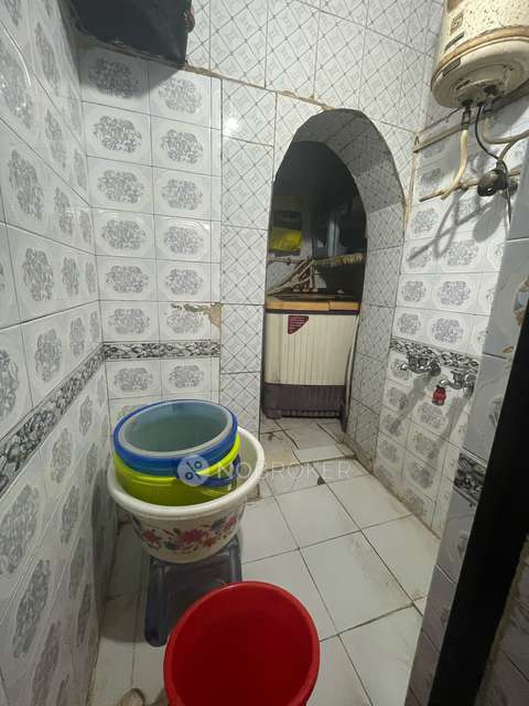 2 BHK Flat In Block Af Shalimar Bagh For Sale  In Shalimar Bagh