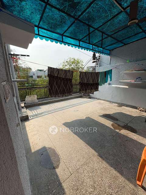 2 BHK Flat In Tower Appartments For Sale  In Pitampura