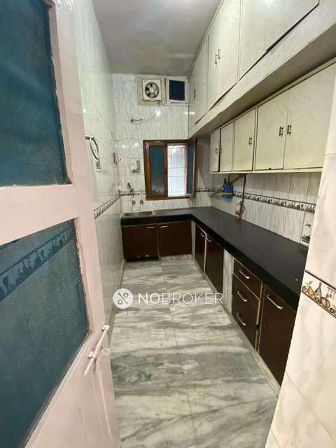 2 BHK Flat In Tower Appartments For Sale  In Pitampura