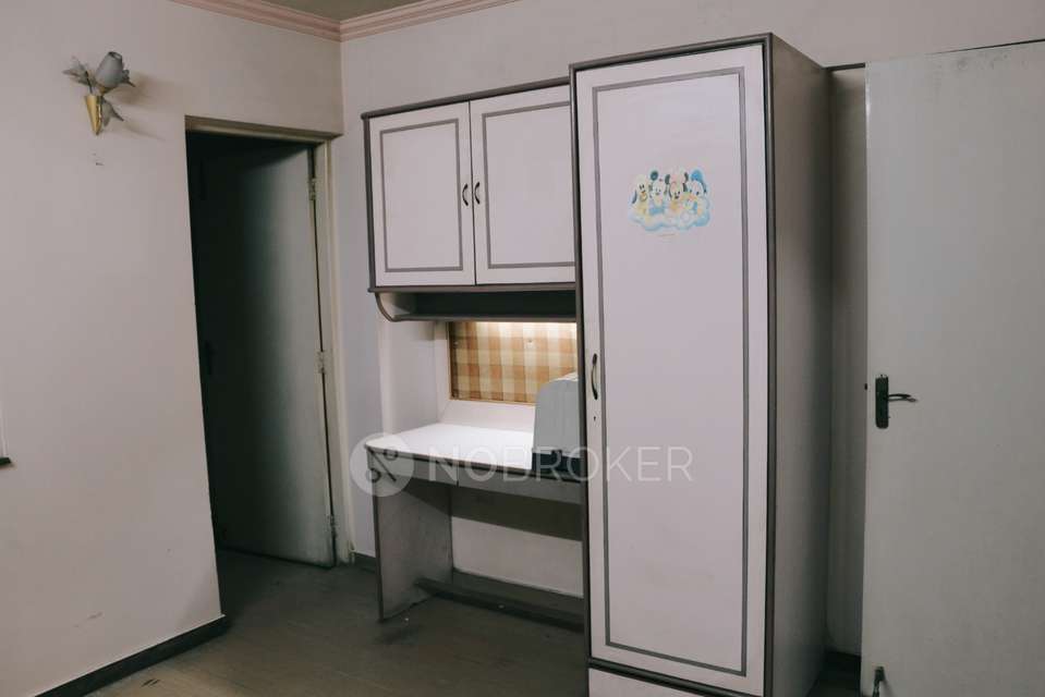 2 BHK Flat In Adarsh Co.op Hsg Society Ltd For Sale  In Syndicate