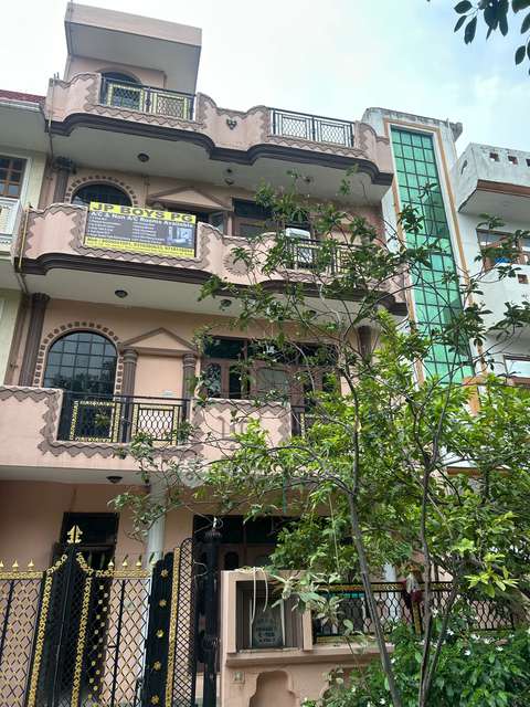 PG for Boys in Alpha I