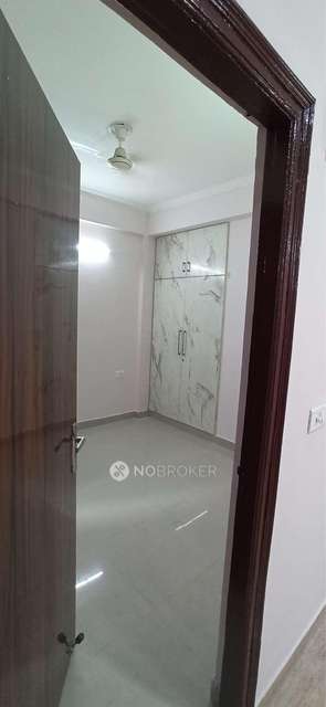 2 BHK Flat In Amrapali Golf Homes For Sale  In Sector 4