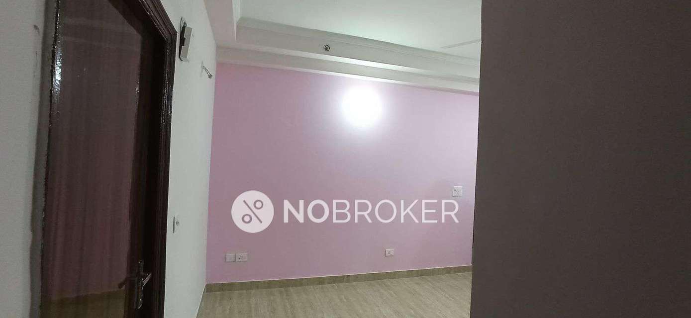 2 BHK Flat In Amrapali Golf Homes For Sale  In Sector 4