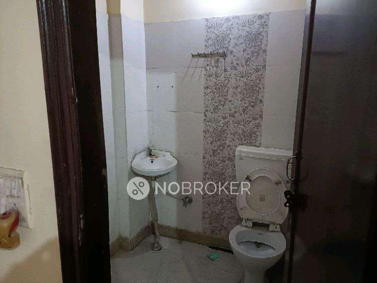 4+ BHK Flat For Sale  In  Shahdara