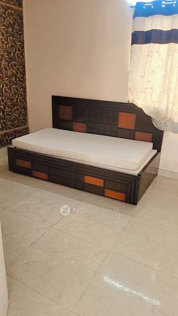 1 BHK Flat In Standalone Building  for Rent  In  Rajouri Garden 