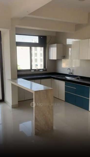 4 BHK Flat In  Happy Home Society, Vile Parle East for Rent  In Vile Parle East