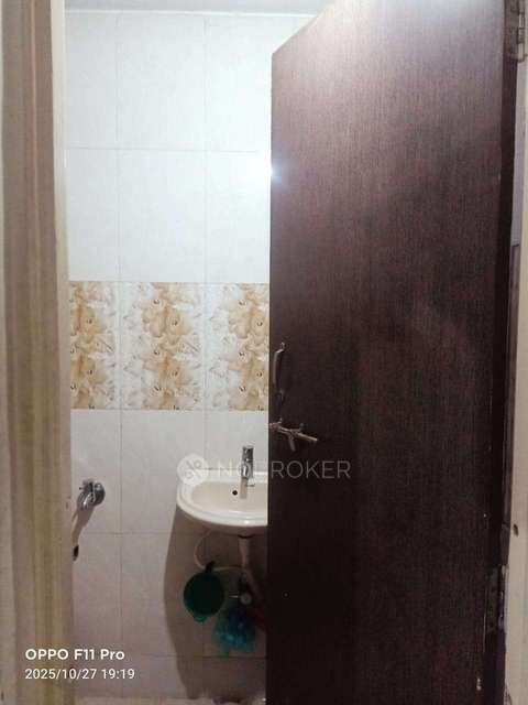 Shared Room for Female In 1 RK  In  Warje