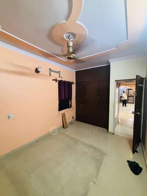 3 BHK Flat In Rwa Dilshad Colony Block E Markets Wa For Sale  In Dilshad Garden