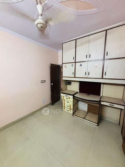 3 BHK Flat In Rwa Dilshad Colony Block E Markets Wa For Sale  In Dilshad Garden