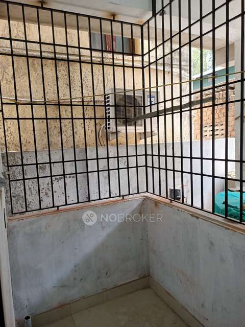 2 BHK Flat In Mohana Appartment  For Sale  In Vadapalani