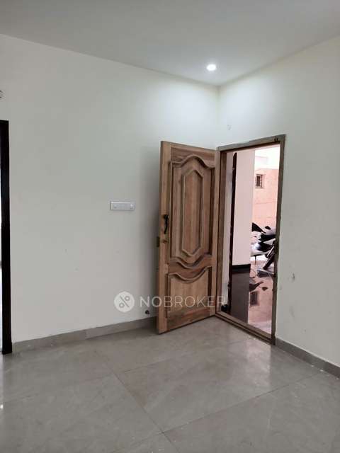 2 BHK Flat In Mohana Appartment  For Sale  In Vadapalani