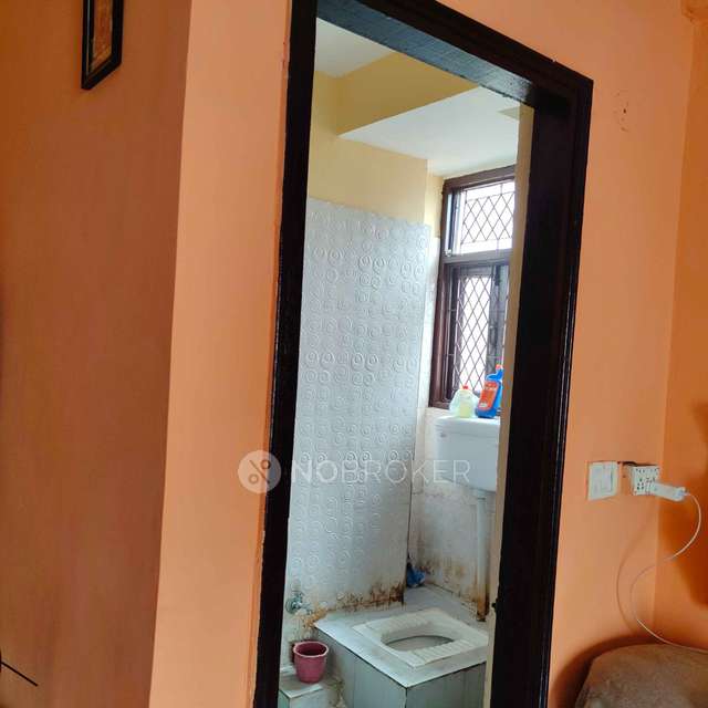 2 BHK Flat In Ram Niwas  For Sale  In Ayanagar