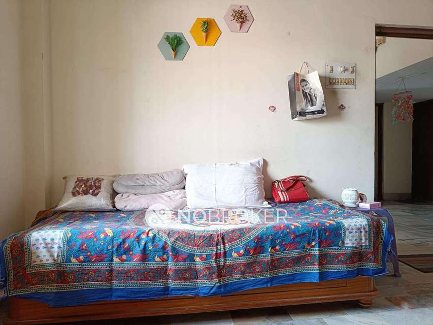 2 BHK Flat In Vishnu Deluxe For Sale  In Begumpet