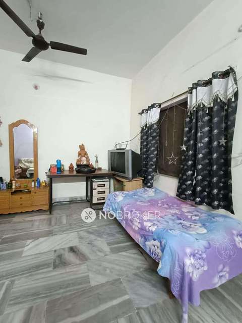 2 BHK Flat In Vishnu Deluxe For Sale  In Begumpet