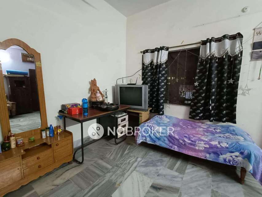 2 BHK Flat In Vishnu Deluxe For Sale  In Begumpet