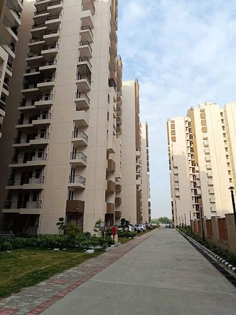 Amrapali Leisure Valley