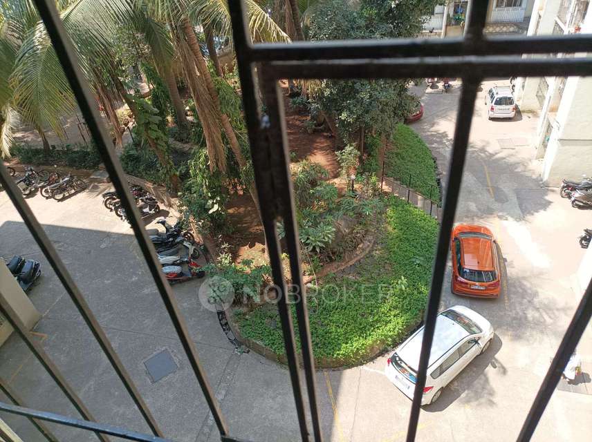 2 BHK Flat In Green Acres Phase 1 Chs For Sale  In Thane West