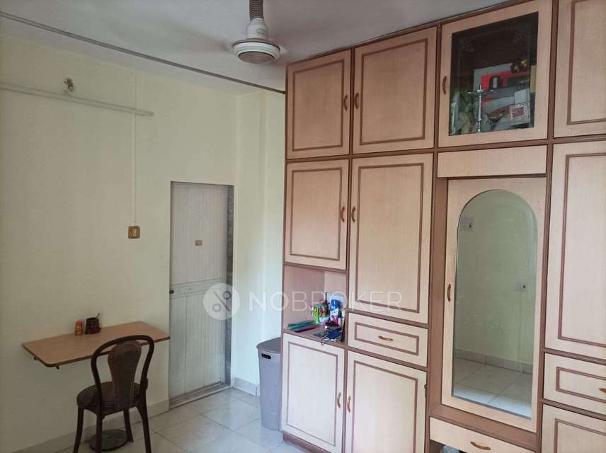 2 BHK Flat In Green Acres Phase 1 Chs For Sale  In Thane West