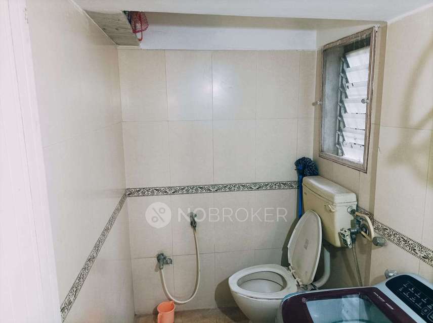 2 BHK Flat In Green Acres Phase 1 Chs For Sale  In Thane West