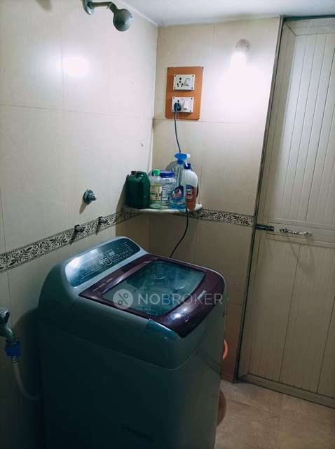 2 BHK Flat In Green Acres Phase 1 Chs For Sale  In Thane West