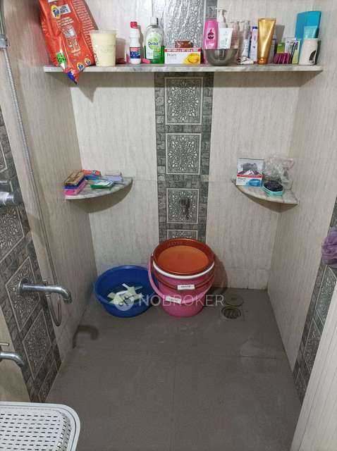 2 BHK Flat In Green Acres Phase 1 Chs For Sale  In Thane West