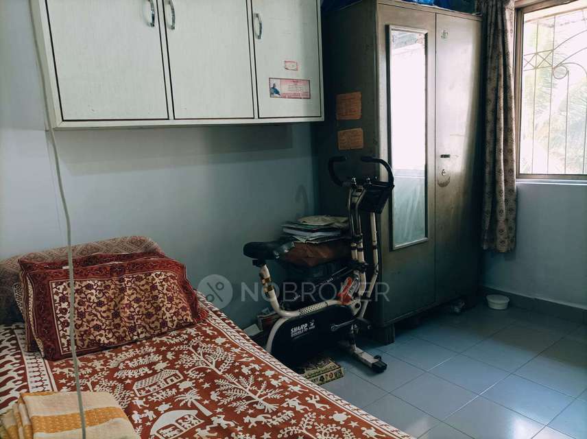 2 BHK Flat In Green Acres Phase 1 Chs For Sale  In Thane West