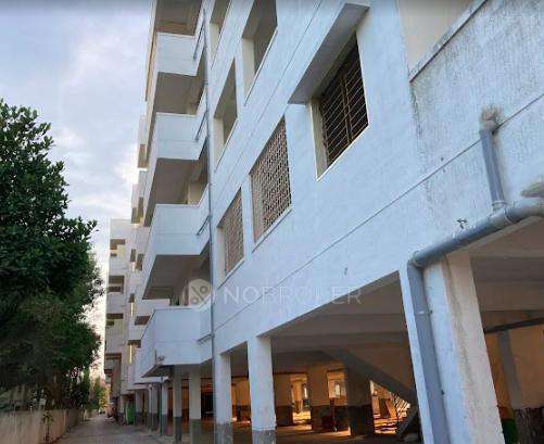 2 BHK Flat In Sri Nandana Royal For Sale  In Hilalige Road