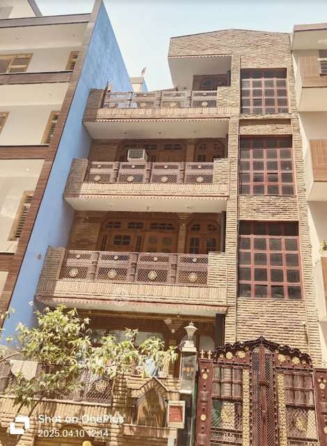 PG for Girls in Alpha 2 