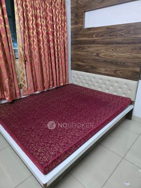 2 BHK Flat In Amanora Neo Towers for Rent  In Hadapsar, Pune