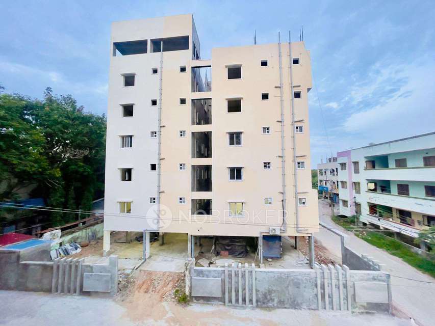 3 BHK Flat In Sky View Towers For Sale  In Upperpally