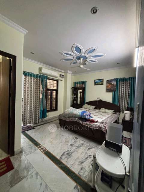 3 BHK Flat In Krishna Apartment, Raj Nagar Part 2 For Sale  In Raj Nagar Part 2, New Delhi
