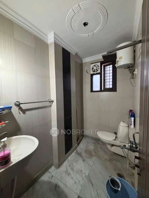 3 BHK Flat In Krishna Apartment, Raj Nagar Part 2 For Sale  In Raj Nagar Part 2, New Delhi