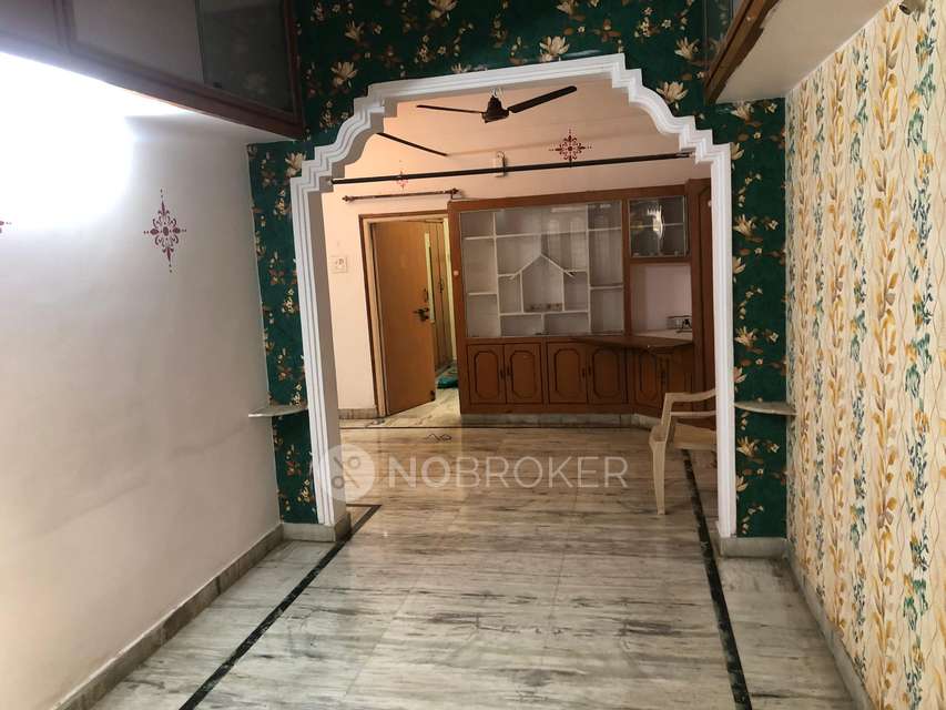 2 BHK Flat In Shanti Mansion  For Sale  In Kavadiguda