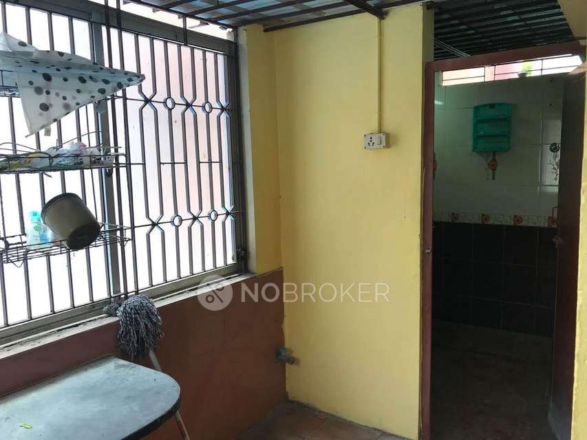 2 BHK Flat In Mars Srinivas Apartment For Sale  In Virugambakkam