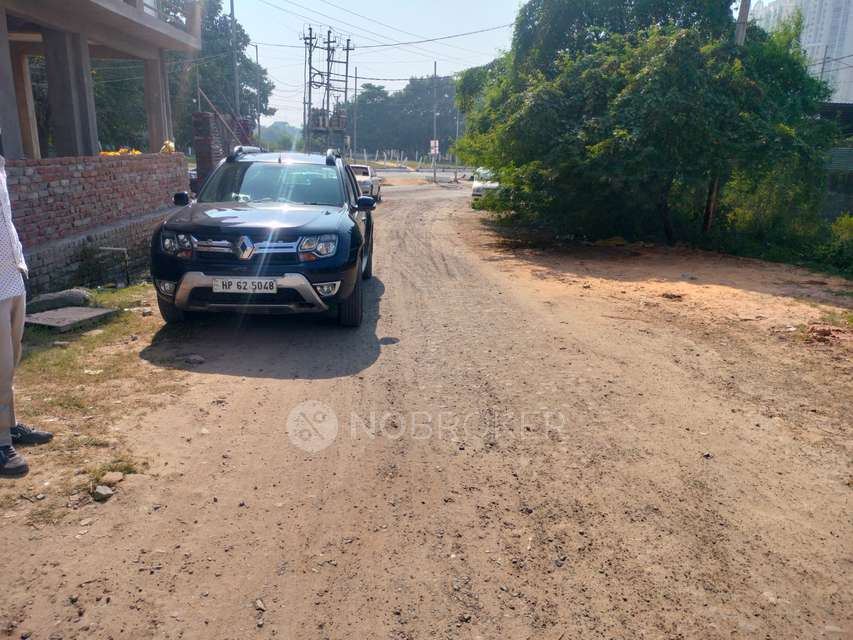 Plot For Sale  In Zeta 1