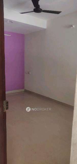 2 BHK Flat In Siva Apartmentm. For Sale  In  Pallikaranai