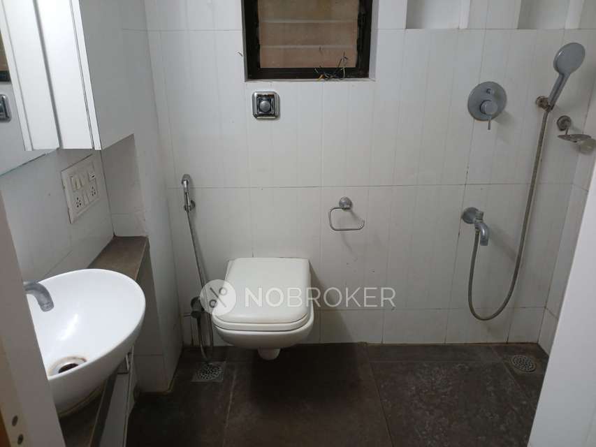 2 BHK Flat In Powai Park For Sale  In  Powai, Mumbai