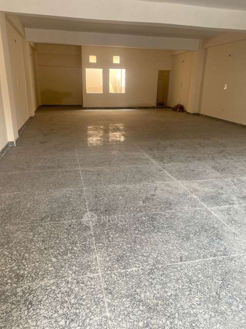 Showroom in Mithapur, Delhi for Rent 