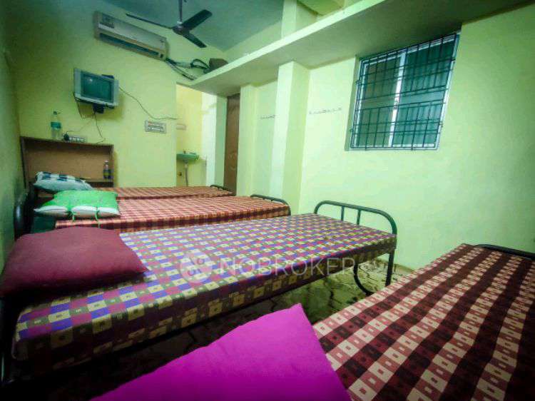 PG for Boys in Navalur